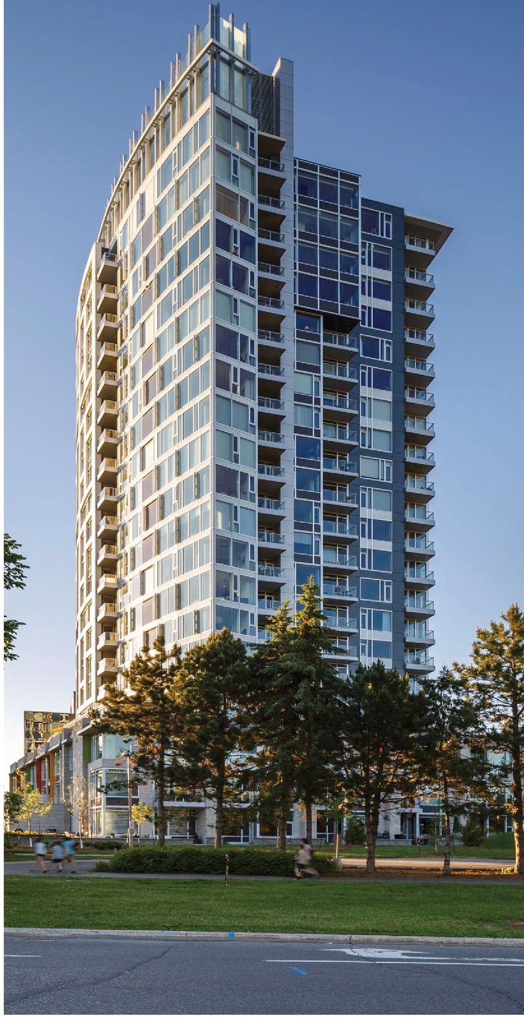 Rendering of building from page 33 of the file '2025-04-04 - Urban Design Review Panel Report - D07-16-24-0025'