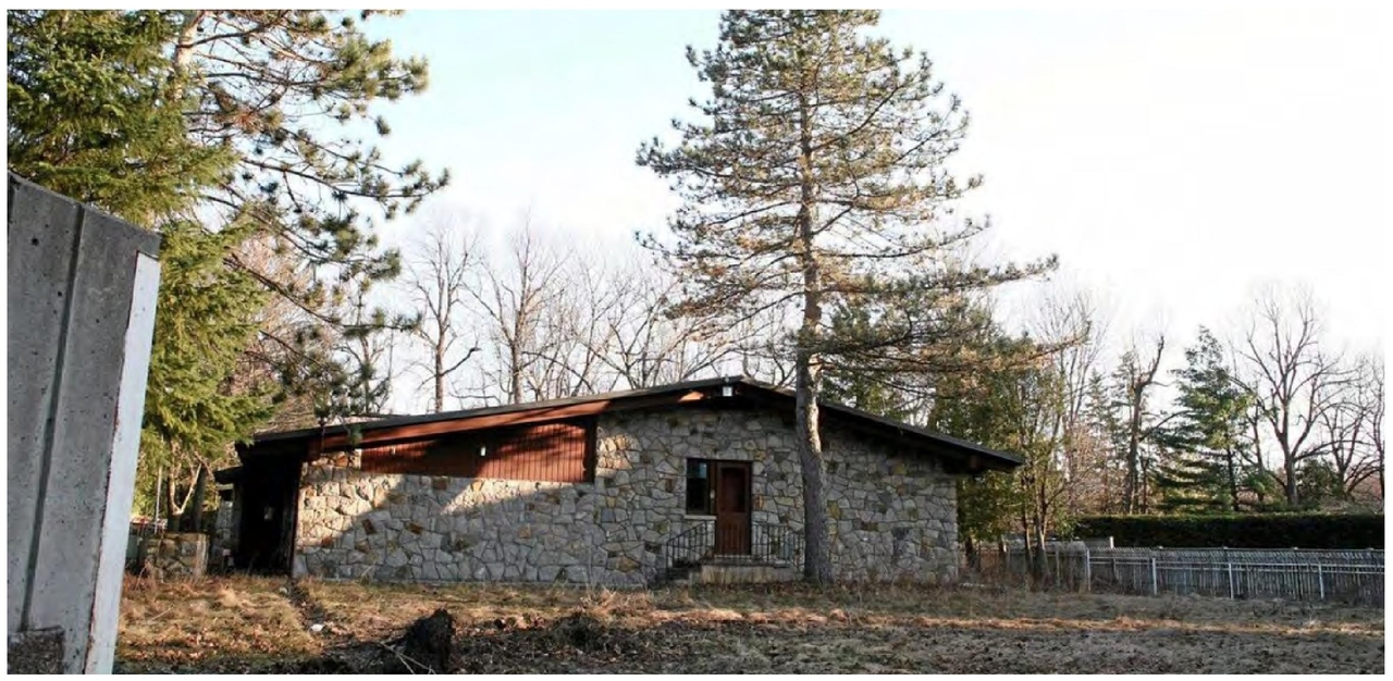 Rendering of building from page 4 of the file '2025-02-03 - Renderings Photos and Streetscape Elevation - D09-04-26-0004'